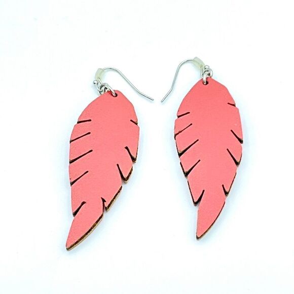 NWOT Peach Coral Die Cut Leaf Feather Faux Leather Dangle Earrings - Picture 1 of 5